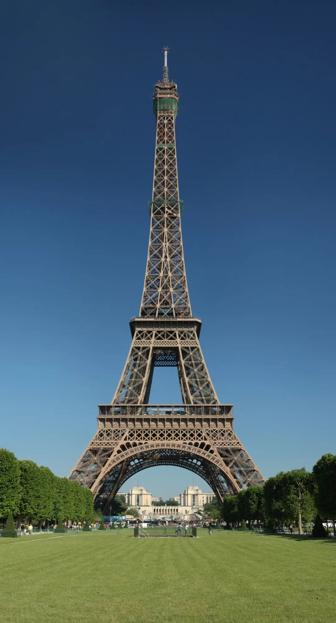Archive Eiffel Tower photograph illustrating verification of Pink Panther Paris protest images